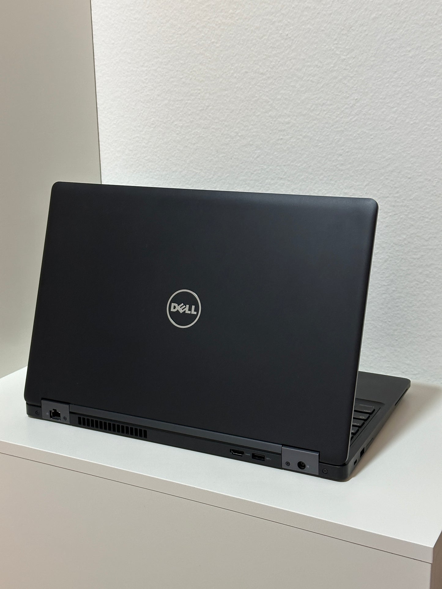 Dell Latitude 5580 Intel Core i5-7300U, 8GB RAM, 512GB SSD